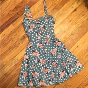 Papillon- retro style fitted dress